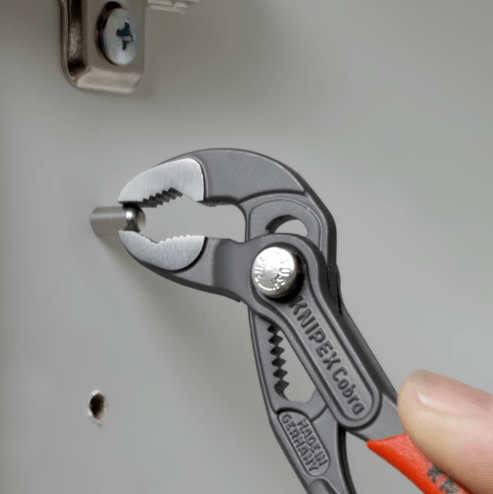 Pince multiprise haute technologie KNIPEX Cobra 87 01 180.