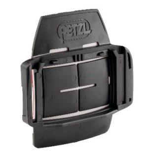 PIXADAPT permettant de fixer une lampe frontale PIXA sur un casque - Petzl